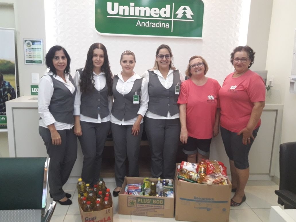 Unimed Andradina doa alimentos para a RAPAC