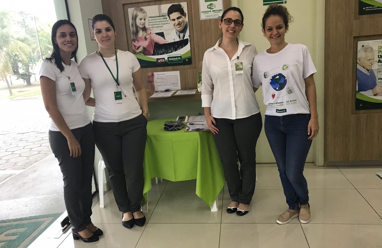 Grupo Viver Bem realiza ação de conscientização na recepção da Unimed Andradina