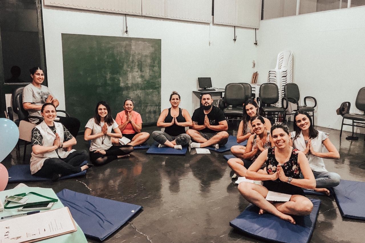 Casais do Grupo de Gestante participam de palestra sobre benefícios do Yoga