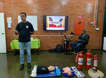 Colaboradores da Unimed Andradina participam de treinamento de Brigada de Incêndio