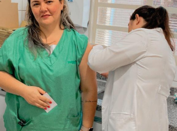 Unimed Andradina imuniza colaboradores contra Varicela Zóster