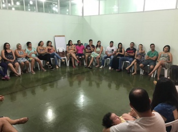 Grupo Amor Pleno realiza mesa redonda sobre tipos de parto e puerpério