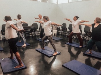 Oficina de Yoga é oferecida aos participantes do Programa Gerenciamento de Doenças Crônicas
