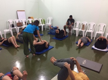 Grupo Amor Pleno participa de palestra com instrutora de Yoga