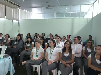 Colaboradores da Unimed Andradina participam de Palestra sobre Cuidados com a Postura